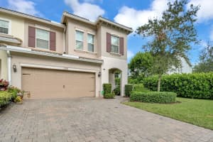 1105 Banyan Dr, Hollywood