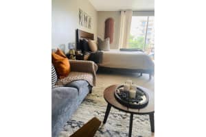 1470 Ne 125th Ter 204, North Miami