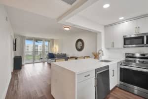 9420 Poinciana Pl 311, Davie