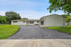 6602 Nw 9th St, Plantation