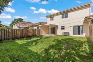 5960 Sw 99th Ter, Cooper City