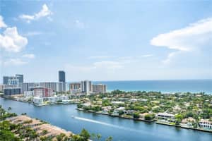 21050 Point Pl 2202, Aventura