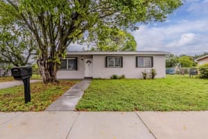 3521 Nw 208th Ter, Miami Gardens