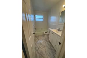 5831 Sw 36th Ct 205, Davie