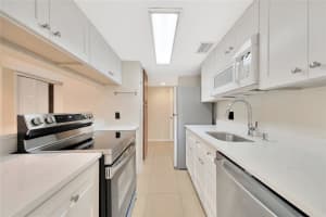 4521 W Mcnab Rd 28, Pompano Beach