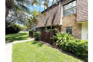 2561 Nw 99th Avenue, Coral Springs
