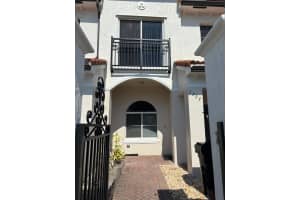 2997 Nw 35 Avenue, Lauderdale Lakes