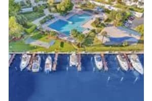 2500 Parkview Dr 814, Hallandale Beach