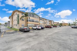 110 Royal Palm Rd 211, Hialeah Gardens