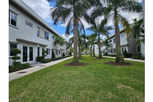 6675 Nw 103rd Pkwy, Doral