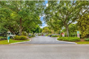 800 Cypress Grove Drive 402, Pompano Beach
