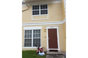 2921 Dorchester Ln, Hollywood