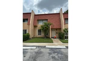32 Spinning Wheel Ln 32, Tamarac 32 Spinning Wheel Ln 32, Tamarac