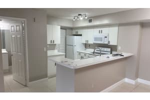 2600 S University Dr 112, Davie