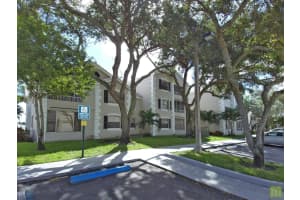 2811 N Oakland Forest Dr 201, Oakland Park