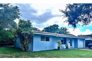 13964 Lake George Ct, Miami Lakes