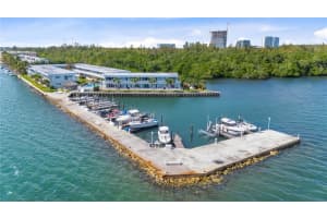 2700 Ne 135 St 34, North Miami