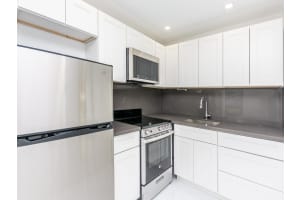 2420 Diana Dr 207, Hallandale Beach