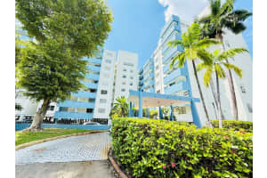 5050 Nw 7th St Ph16, Miami