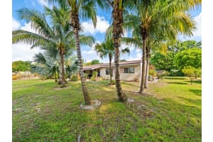 2341 Sw 15th St, Fort Lauderdale