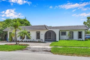 401 Se 14th St, Deerfield Beach