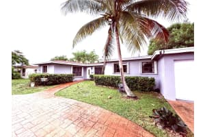 816 Se 13th Ct, Deerfield Beach