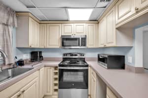 12025 W Greenway Drive 104, Royal Palm Beach