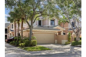 2798 Center Court Dr 3-30, Weston