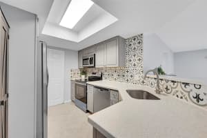 5005 Wiles Rd 203, Coconut Creek