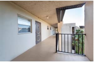 9230 Lagoon Place 408, Davie