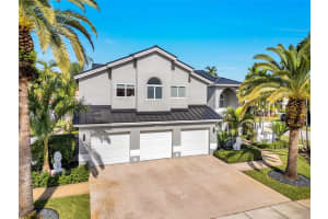 960 Nw 201st Terrace, Pembroke Pines