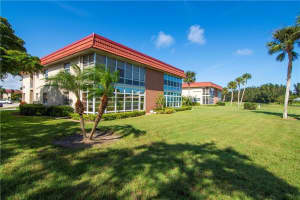 35 Pine Arbor Ln 202, Vero Beach