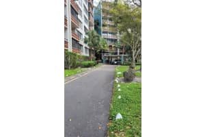 4222 Inverrary Blvd 4206, Lauderhill