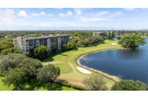 3300 W Rolling Hills Circle 704, Davie