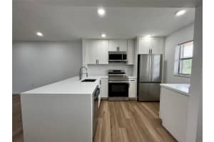 163 Nw 93rd Ave 203, Pembroke Pines
