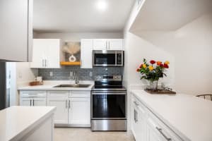 927 Ne 199 Street 202, Miami
