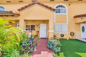 7842 W 34 Ln 202, Hialeah