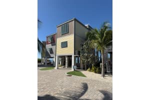 101 11th Street, Marathon