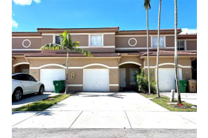 7893 N Southwood Cir, Davie