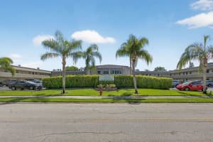 126 Sparrow Dr 10-b, Royal Palm Beach