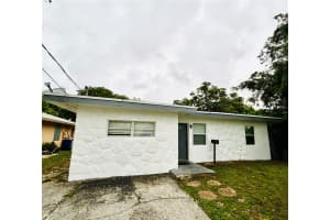 1025 Nw 8th St, Hallandale Beach