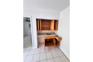 579 Nw 41st St #d, Fort Lauderdale