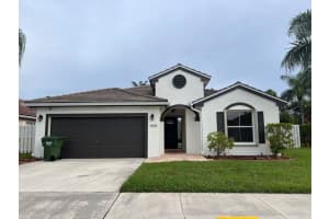 16586 Nw 4th St, Pembroke Pines