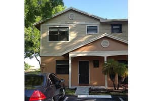 10527 Nw 8th St 10527, Pembroke Pines