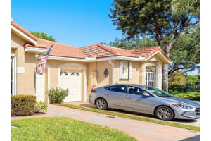 2715 Quaking Leaf Ln, Boynton Beach