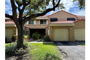 604 N University Dr, Plantation