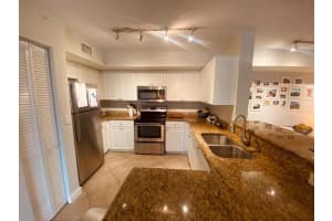 405 Villa Cir, Boynton Beach