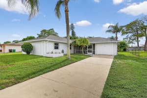 726 Sw Ravenswood Ln, Port Saint Lucie