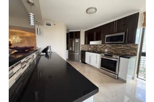 20185 E Country Club Dr 1202, Aventura
