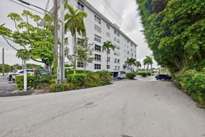 1881 Middle River Drive 301, Fort Lauderdale